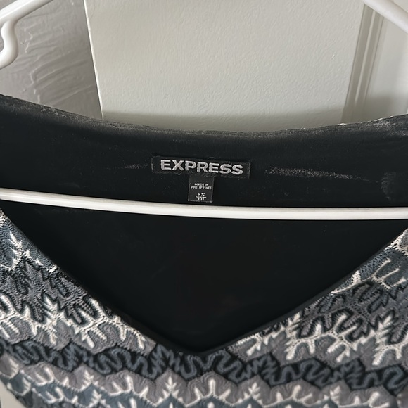 Express Monochrome Patterned Dress - Picture 2 of 3